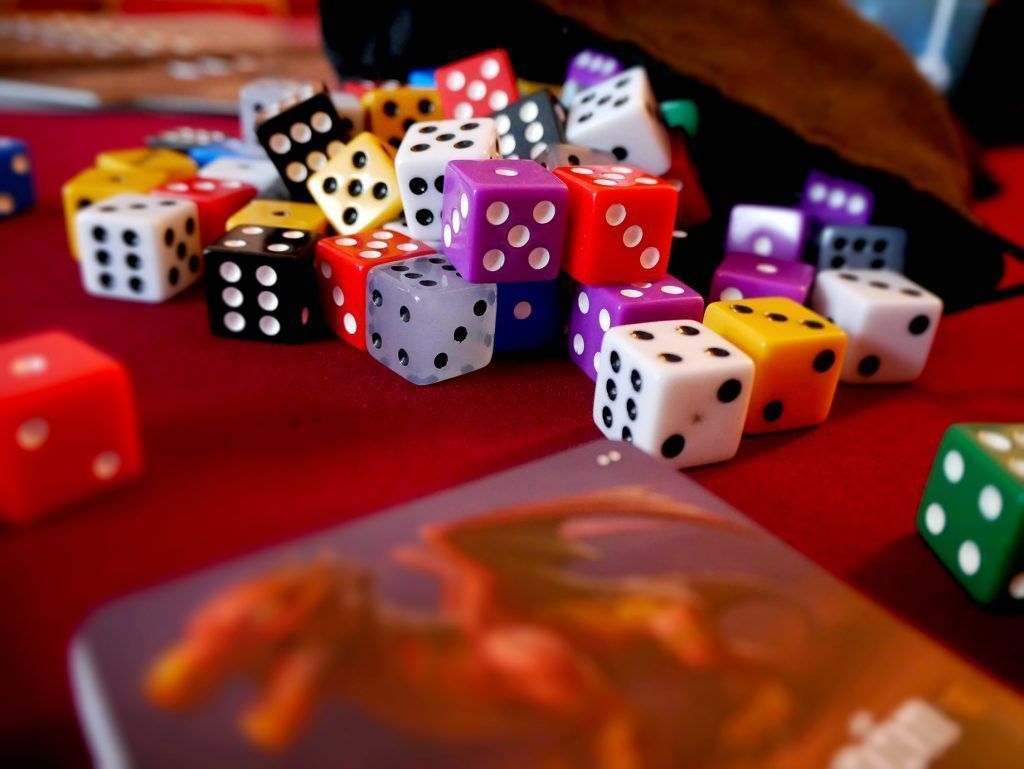 DADOS Y BOLSA - Roll Player Monstruos y Esbirros